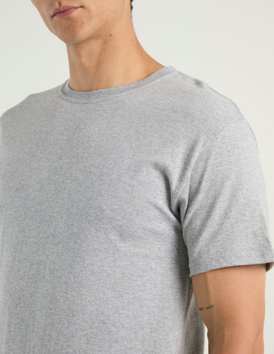 Set playera cuello redondo para hombre 5